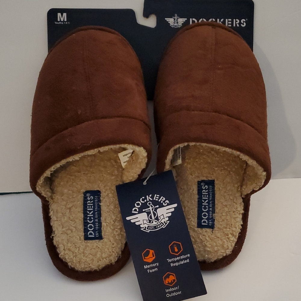 Dockers NWT Brown With Fleece Lining Slippers Size Youth M (13-1)